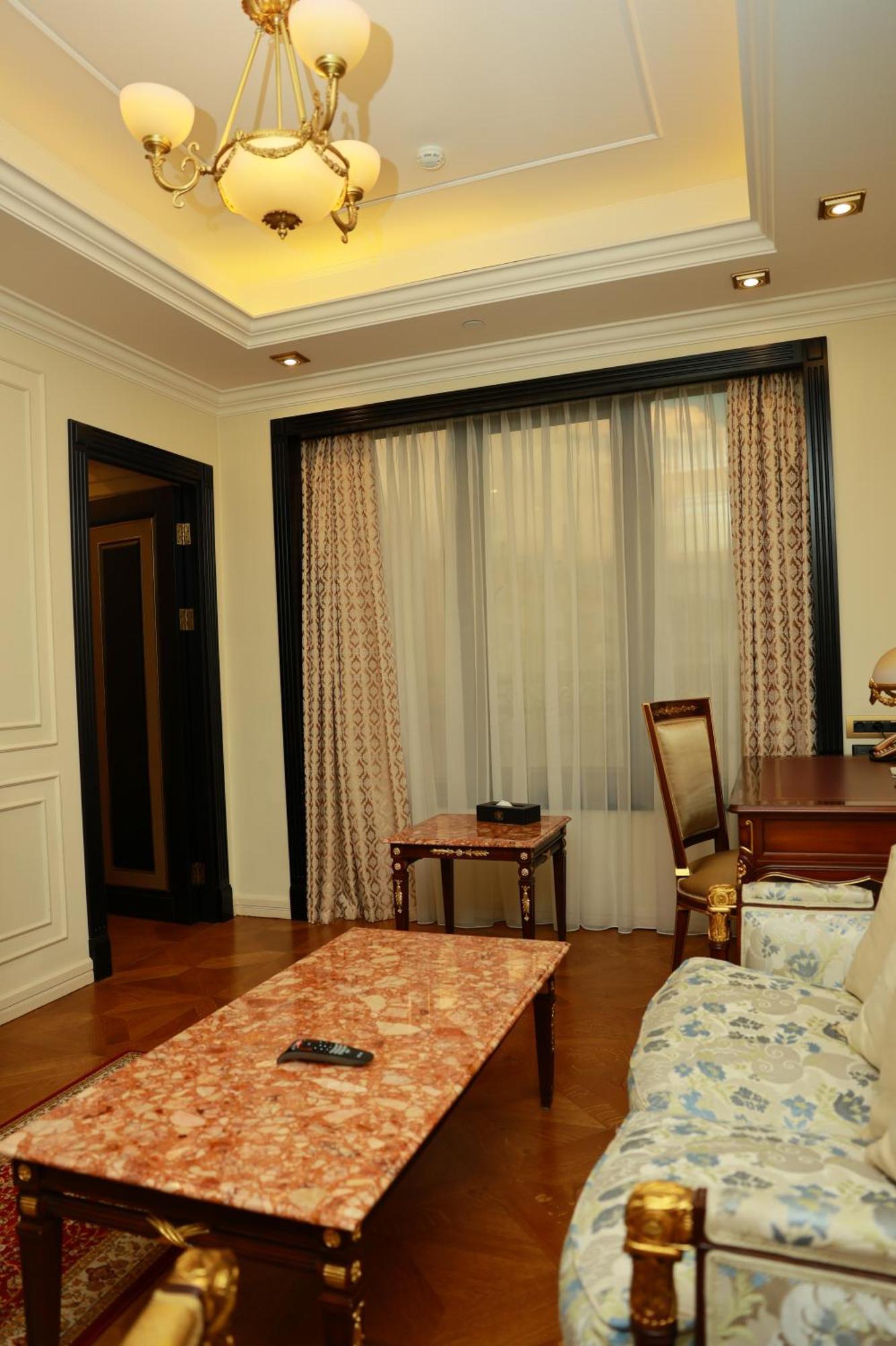 Golden Palace Hotel Jereván Kültér fotó