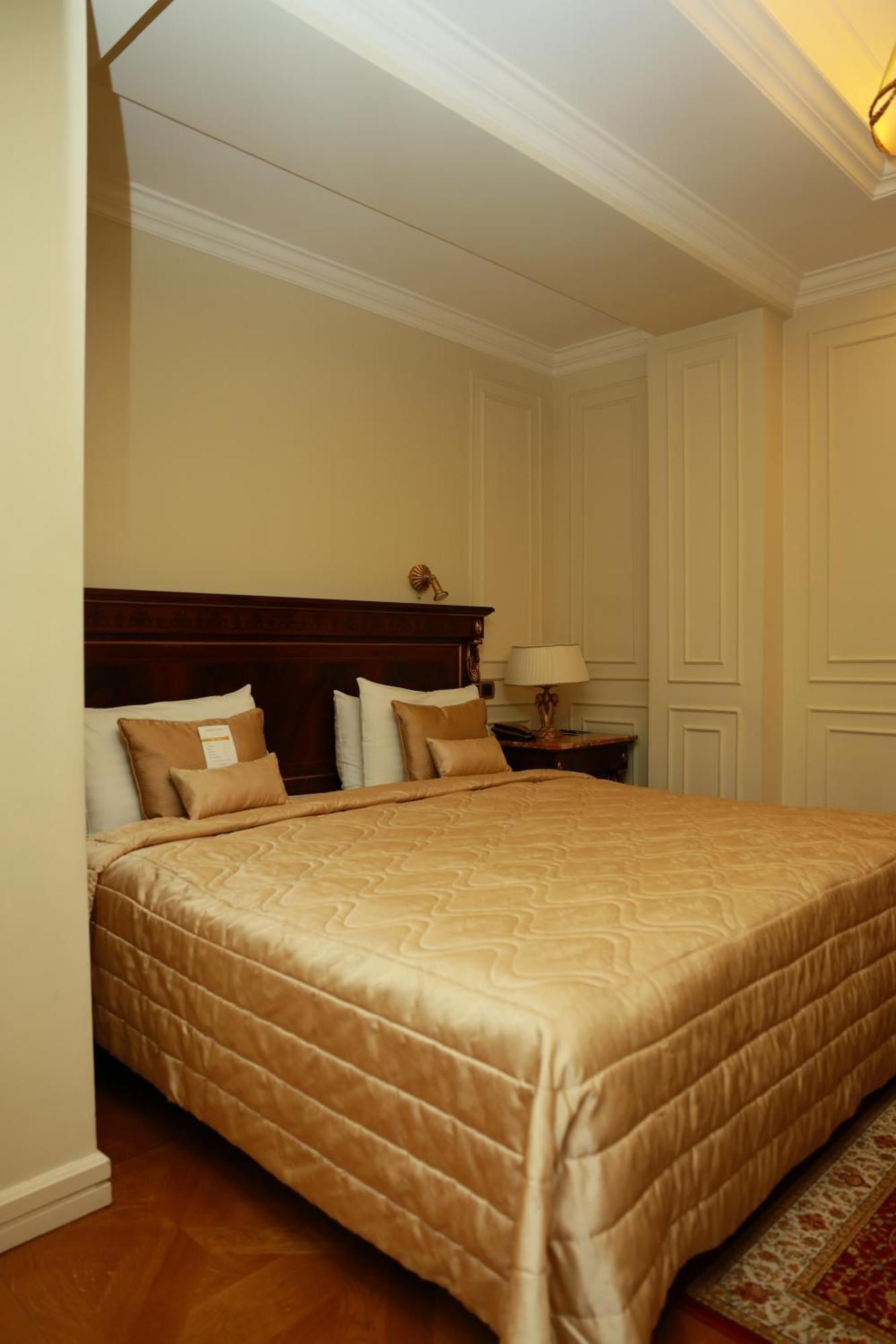 Golden Palace Hotel Jereván Kültér fotó