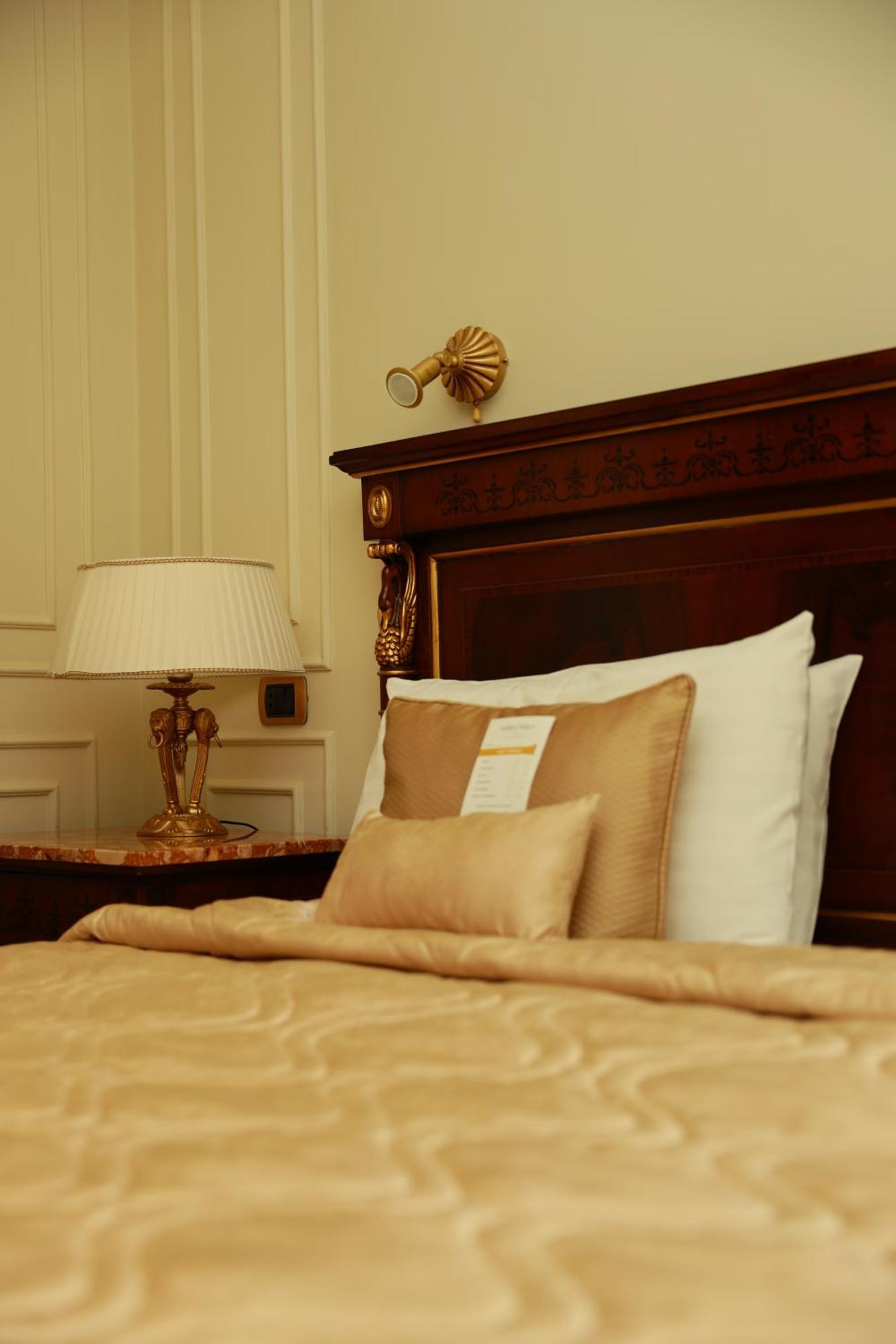 Golden Palace Hotel Jereván Kültér fotó